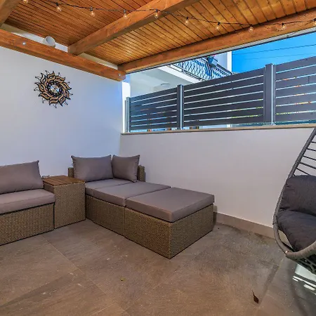 Bezauberndes Nur 450 Meter Zum Mit Aussendusche, Liegen, Meerblick Apartament Crikvenica