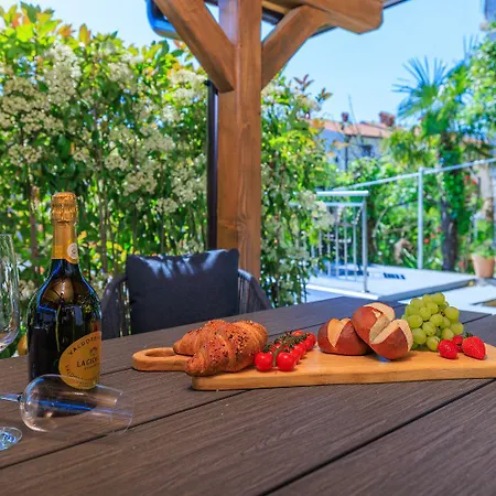 Apartament Bezauberndes Nur 450 Meter Zum Mit Aussendusche, Liegen, Meerblick Crikvenica