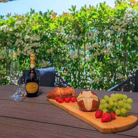 Bezauberndes Nur 450 Meter Zum Mit Aussendusche, Liegen, Meerblick *