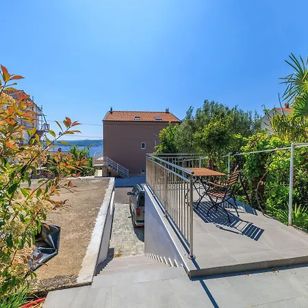 Διαμέρισμα Bezauberndes Nur 450 Meter Zum Mit Aussendusche, Liegen, Meerblick *