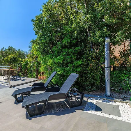 Bezauberndes Nur 450 Meter Zum Mit Aussendusche, Liegen, Meerblick * Crikvenica