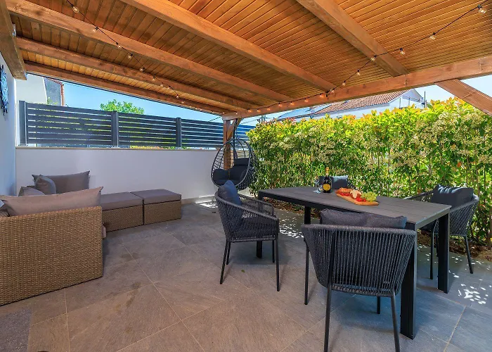 Appartement Bezauberndes Nur 450 Meter Zum Mit Aussendusche, Liegen, Meerblick *