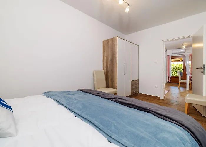 Bezauberndes Nur 450 Meter Zum Mit Aussendusche, Liegen, Meerblick Appartement Crikvenica