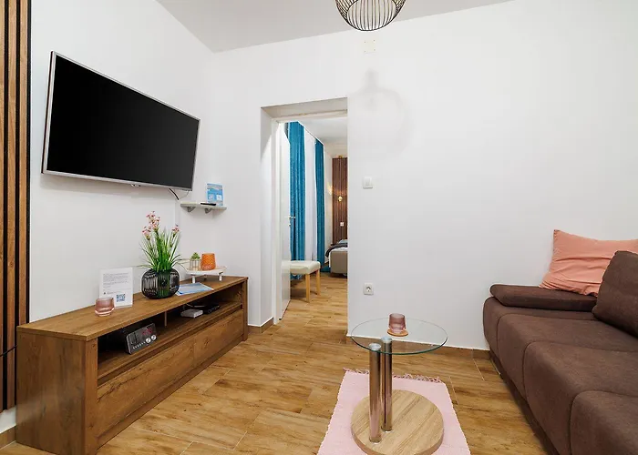 Bezauberndes Nur 450 Meter Zum Mit Aussendusche, Liegen, Meerblick Appartement Crikvenica