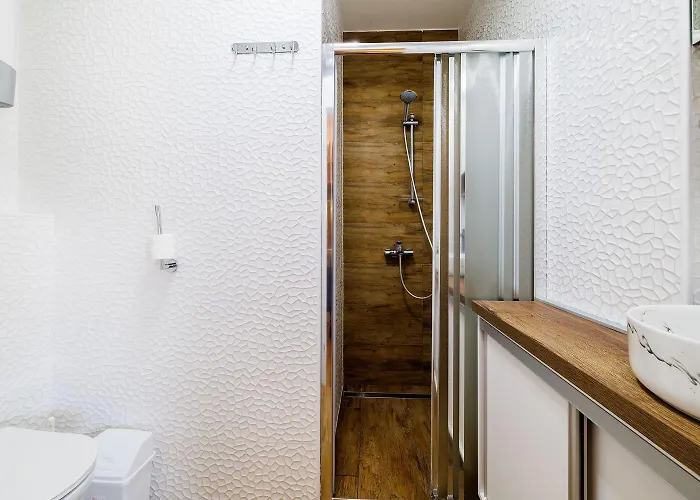 Bezauberndes Nur 450 Meter Zum Mit Aussendusche, Liegen, Meerblick Crikvenica