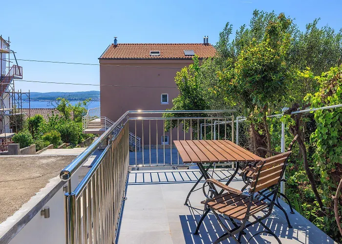 Appartement Bezauberndes Nur 450 Meter Zum Mit Aussendusche, Liegen, Meerblick