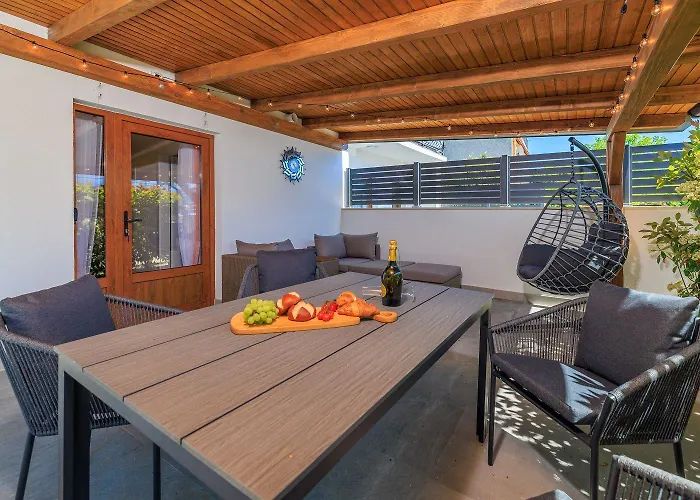 Appartement Bezauberndes Nur 450 Meter Zum Mit Aussendusche, Liegen, Meerblick *